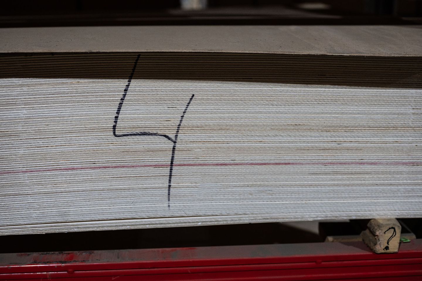 Фанера ФСФ 4мм 2440х1220 мм сорт 4/4 нешлифованная березовая влагостойкая