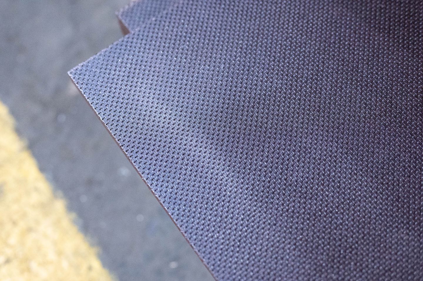 Фанера ФОФ сетчатая 6 мм 2440х1220 мм сорт 1/2 березовая