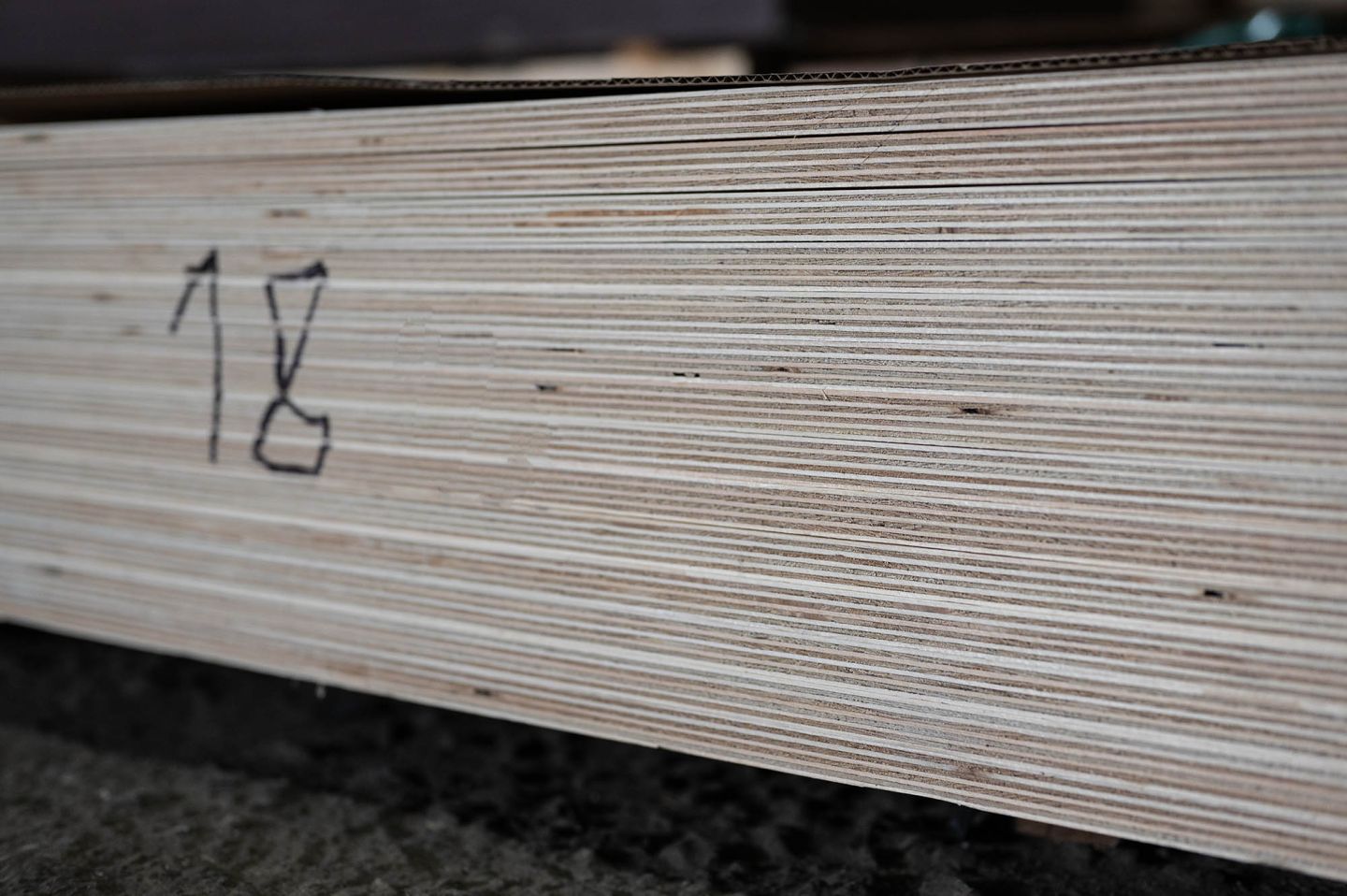 Фанера ФСФ 18 мм 2440х1220 мм сорт 1/2 шлифованная хвойная влагостойкая Larch Лиственница