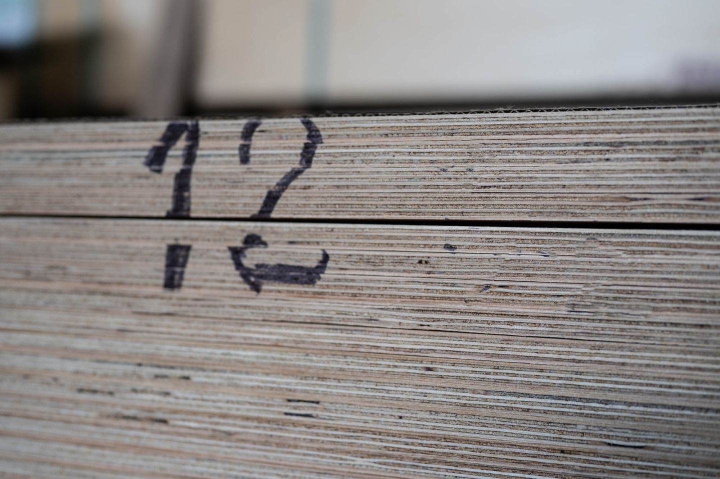 Фанера ФСФ 12 мм 2440х1220 мм сорт 2/3 шлифованная хвойная влагостойкая Larch Лиственница