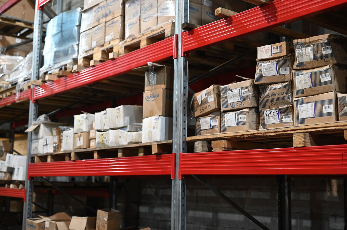 Саморез с прессшайбой острый 4,2х25 мм оцинкованный