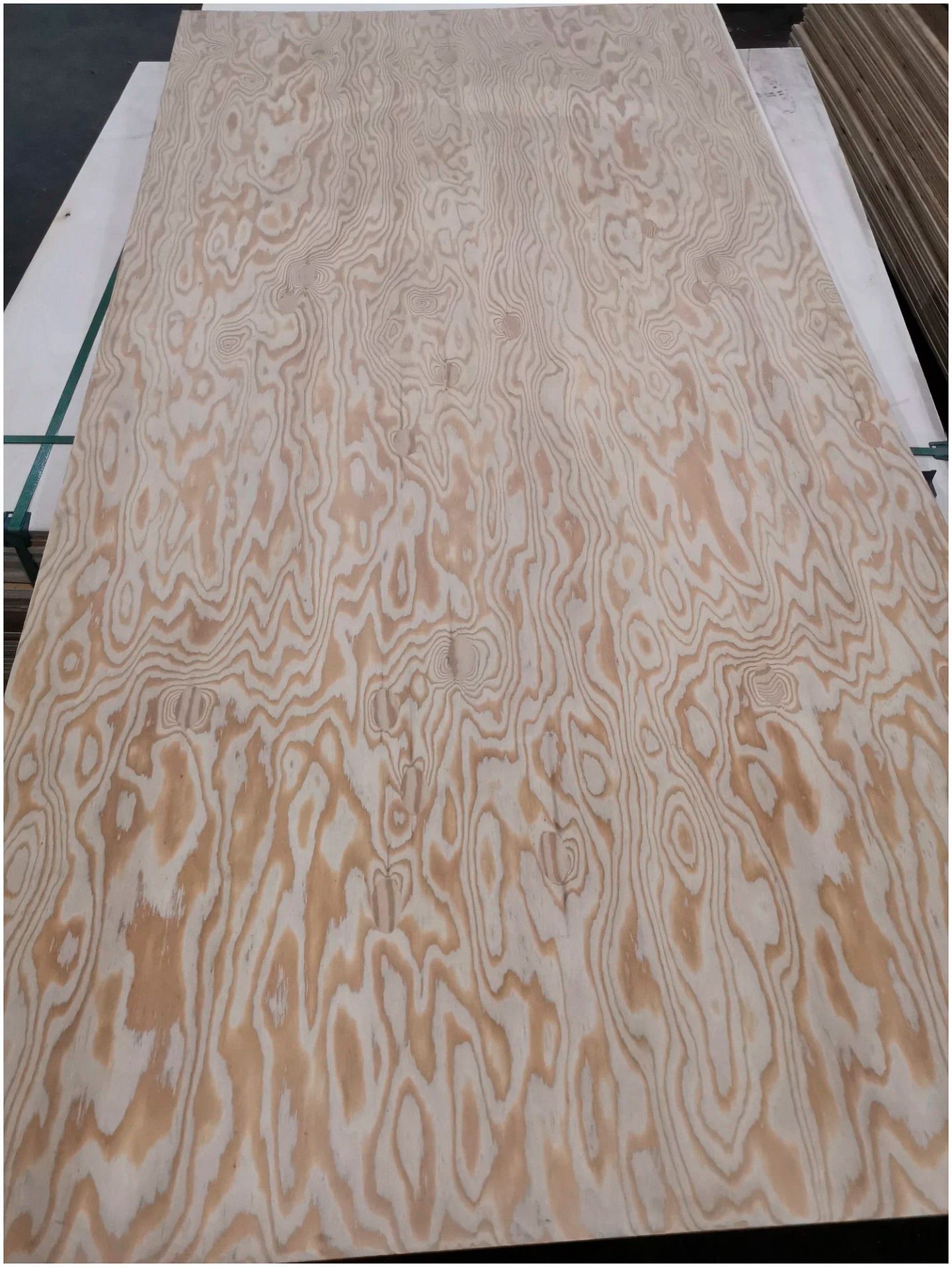 Фанера ФСФ 27 мм 2440х1220 мм сорт 1/3 шлифованная хвойная влагостойкая Larch Лиственница